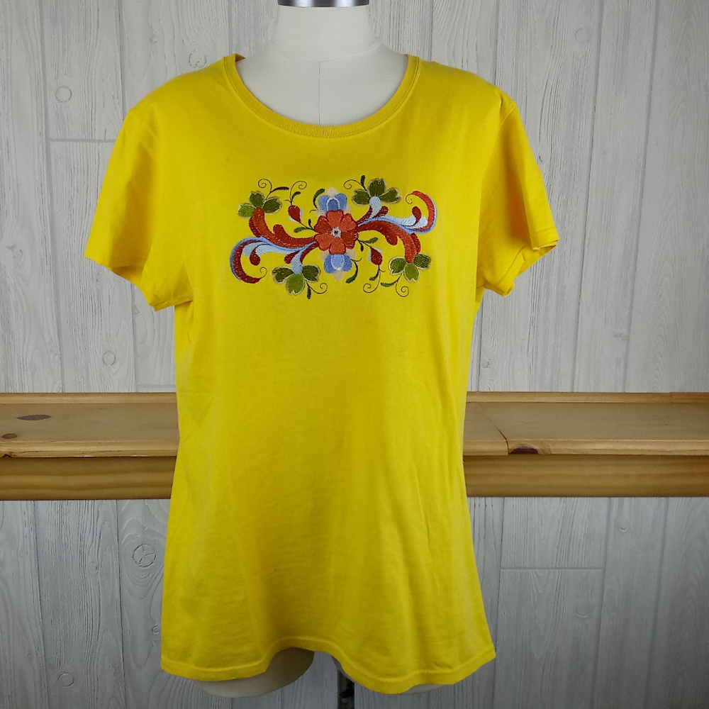 Women's XL Vibrant Yellow Tee Shirt ~ Floral Embroidery Top Citron Summer